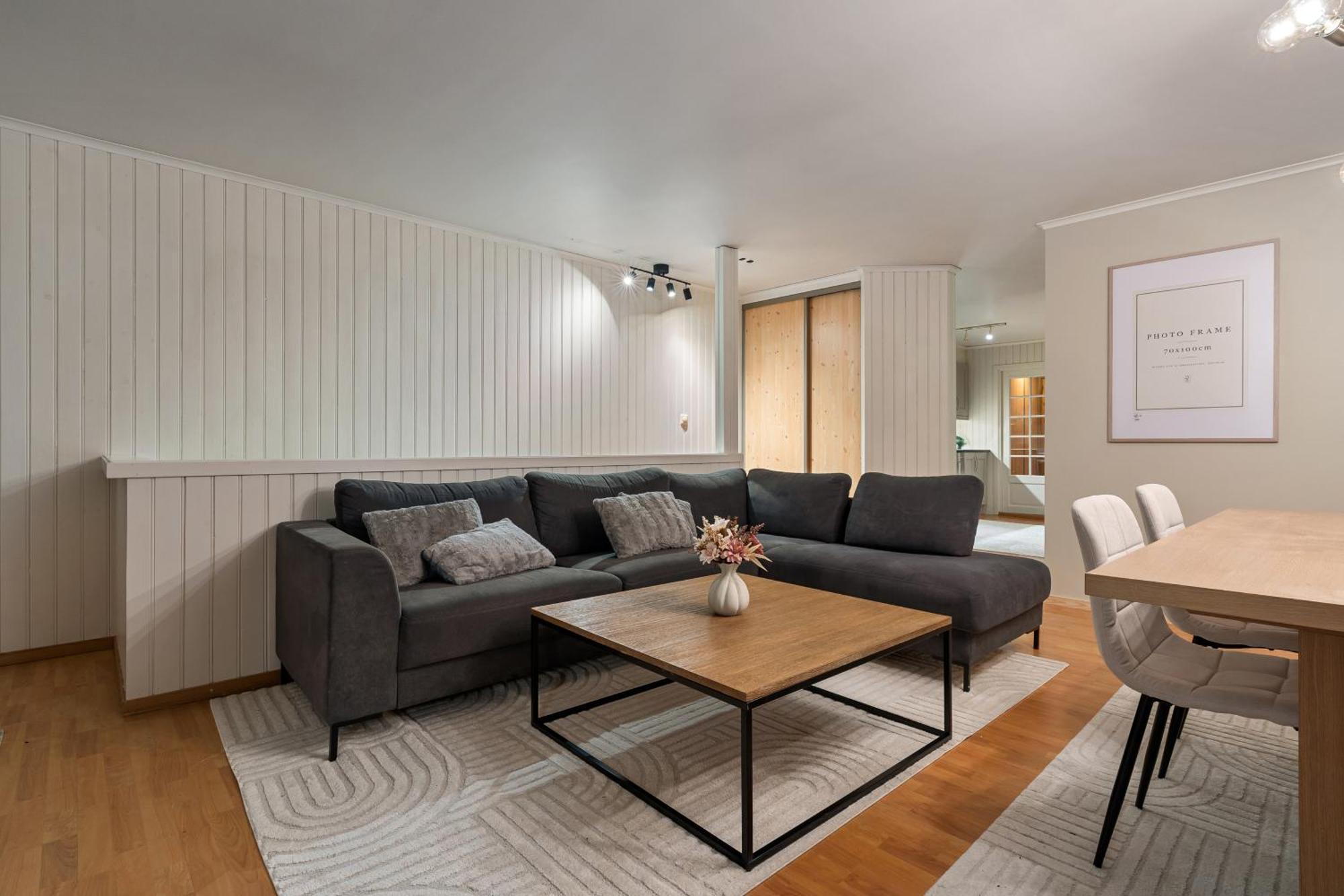 Apartment Cozy City Top-floor Apt